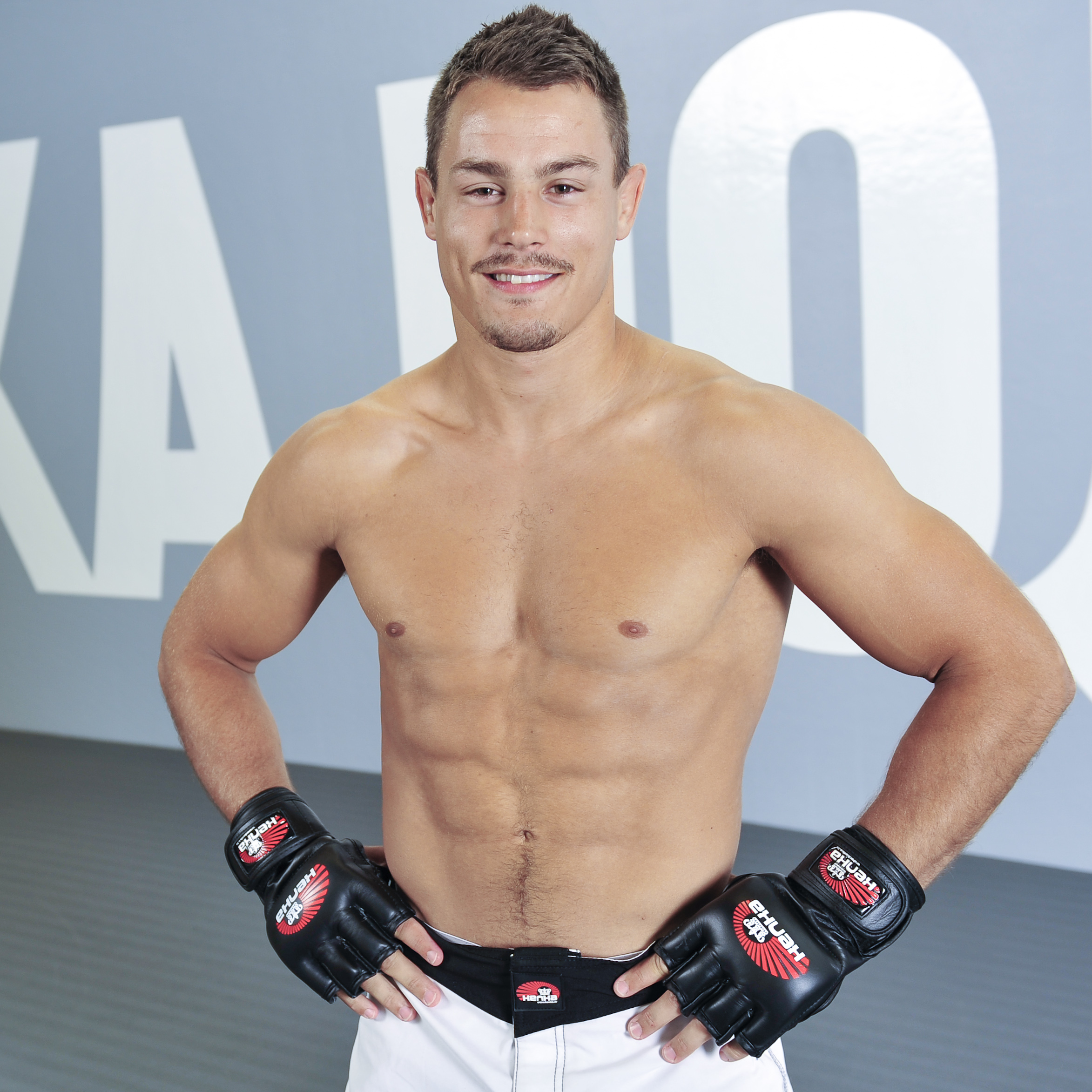 Simon Sköld will teach MMA